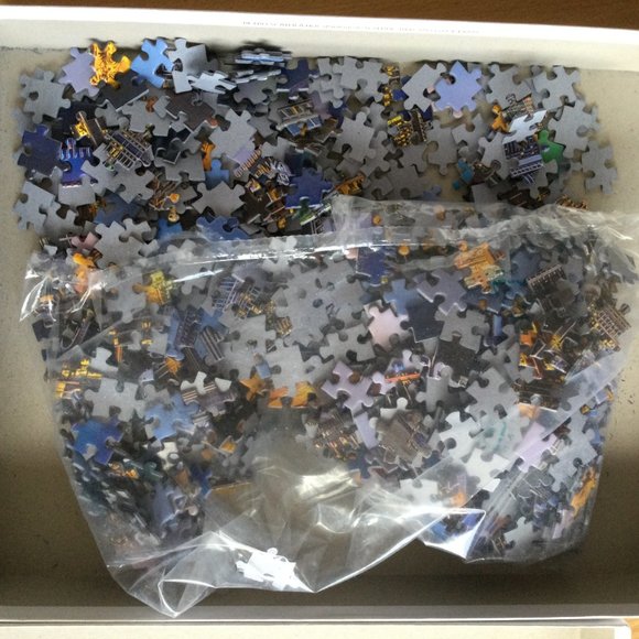 Clementoni 1000 Piece Jigsaw Puzzle made in Italy-Dubai - Picture 3 of 5